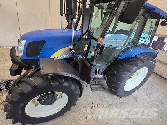 New Holland T5050 Tractoare