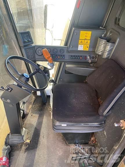 New Holland TC 56 Combine de secerat