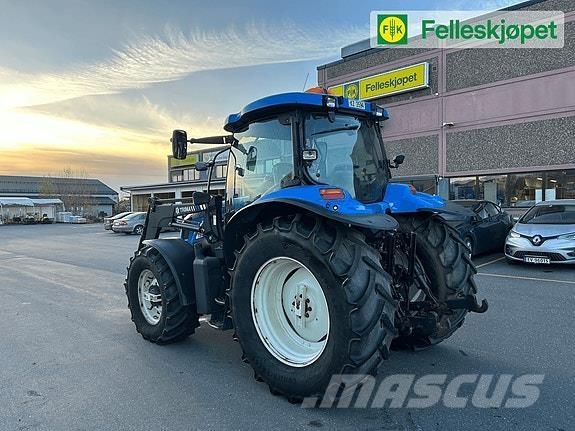 New Holland TS135A Tractoare