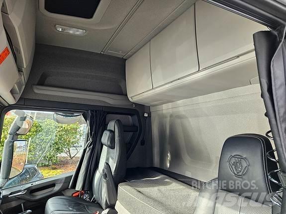 Scania R560 A6x2NB Autotractoare