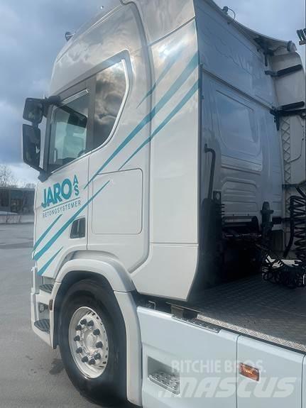 Scania R650 6X4 Autotractoare