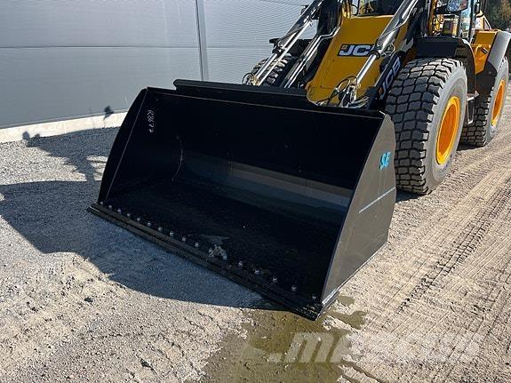  SE Universal Utilaje agricole - Altele