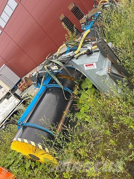 Snowek AH 330 Alte masini pentru drum si zapada