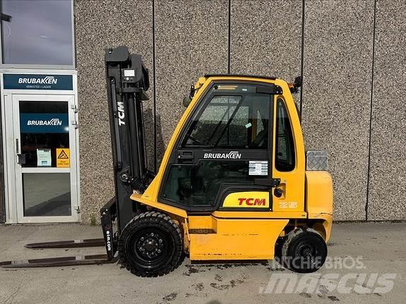 TCM FD25 Stivuitor diesel
