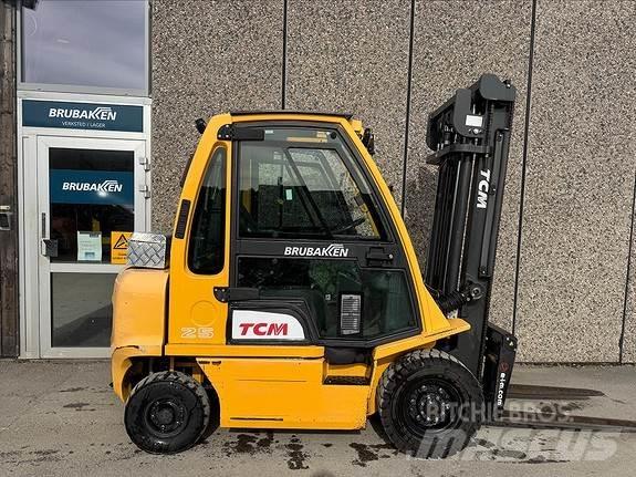 TCM FD25 Stivuitor diesel