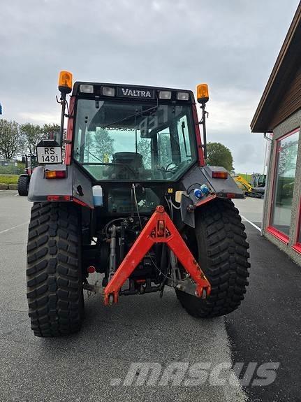 Valtra 6400 Tractoare