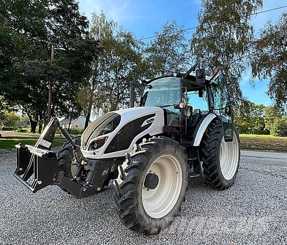 Valtra A114 Tractoare