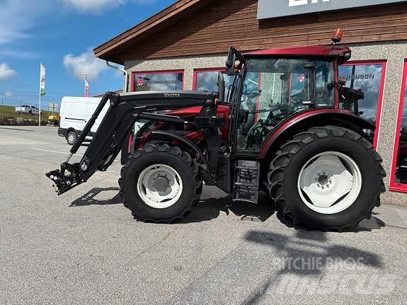 Valtra A114 Tractoare