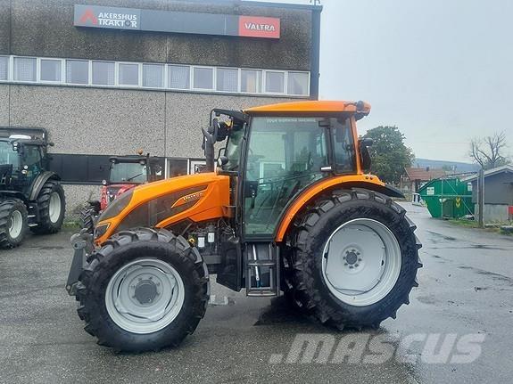 Valtra A114 Tractoare