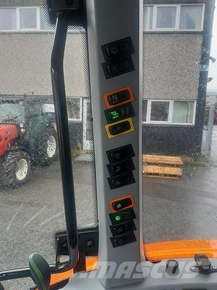 Valtra A114 Tractoare