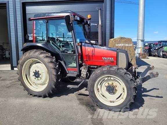Valtra A75 - 4 Tractoare