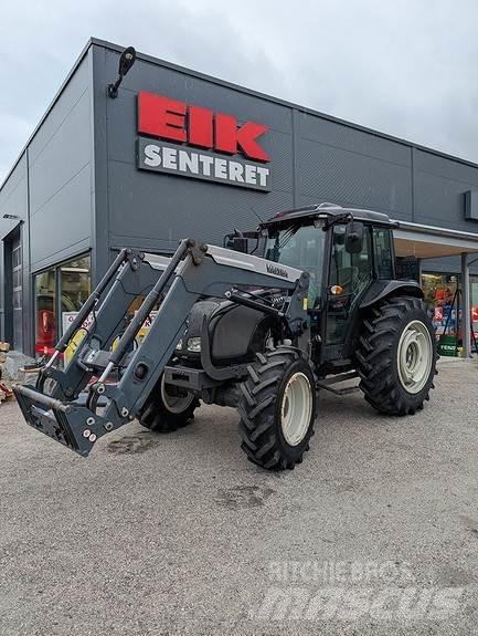 Valtra A83 Tractoare