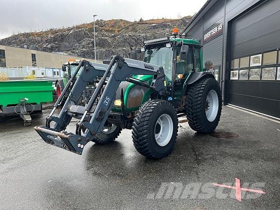 Valtra A83 Tractoare