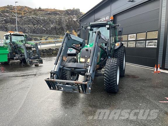 Valtra A83 Tractoare