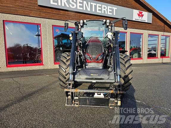 Valtra G135 Active Tractoare