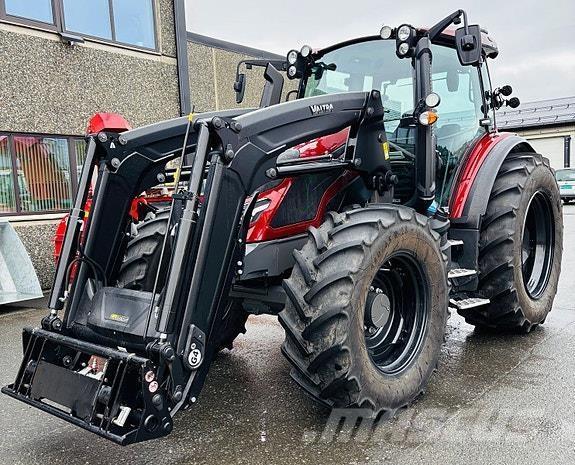 Valtra G135 Active Tractoare