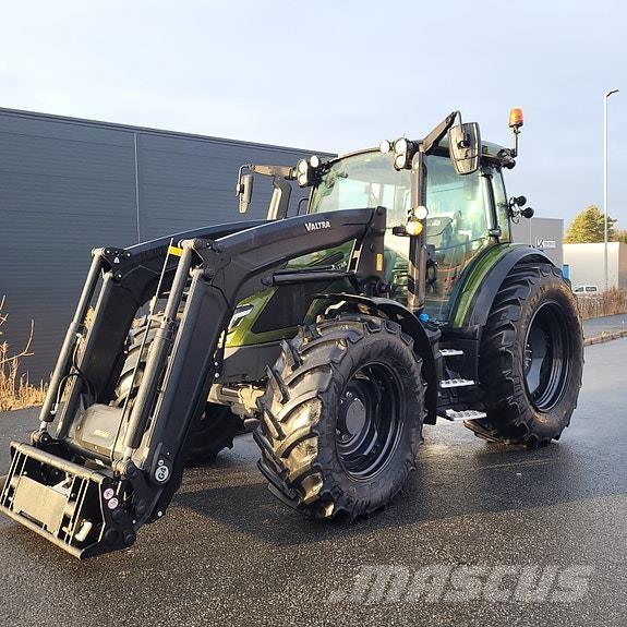 Valtra G135 Active Tractoare