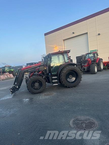 Valtra G135 Versu Tractoare