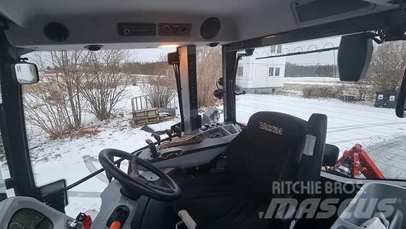 Valtra G135A Tractoare