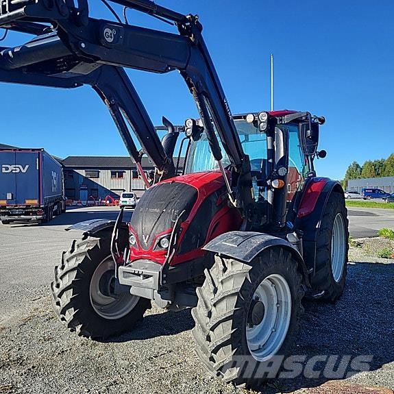 Valtra N-104 Tractoare