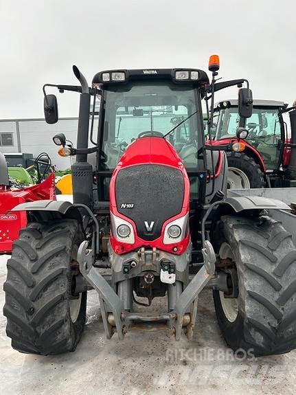 Valtra N103 Tractoare
