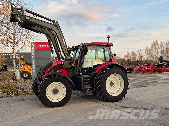 Valtra N104 Tractoare
