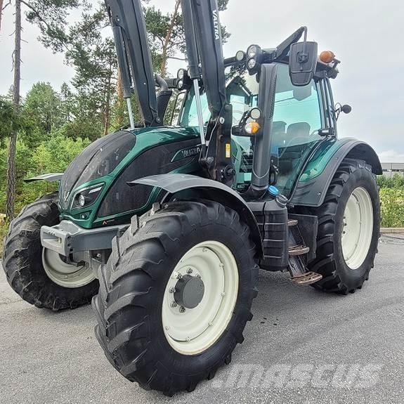 Valtra N114 Tractoare