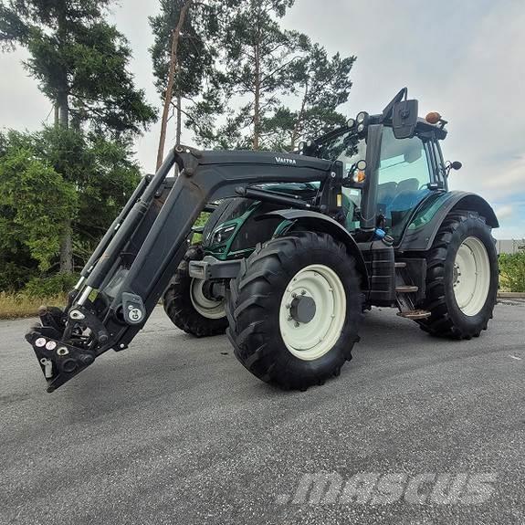 Valtra N114 Tractoare