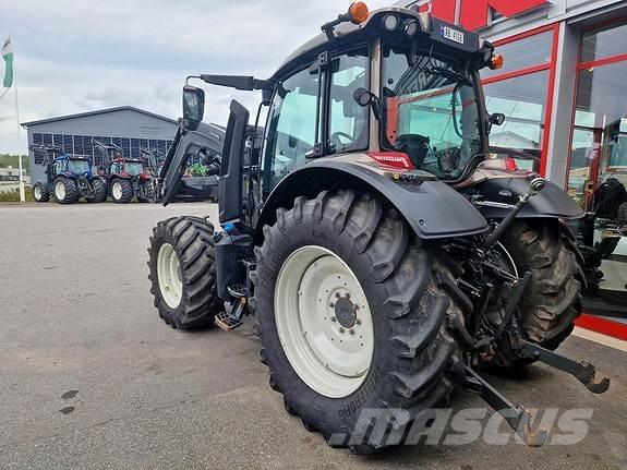 Valtra N155 Tractoare