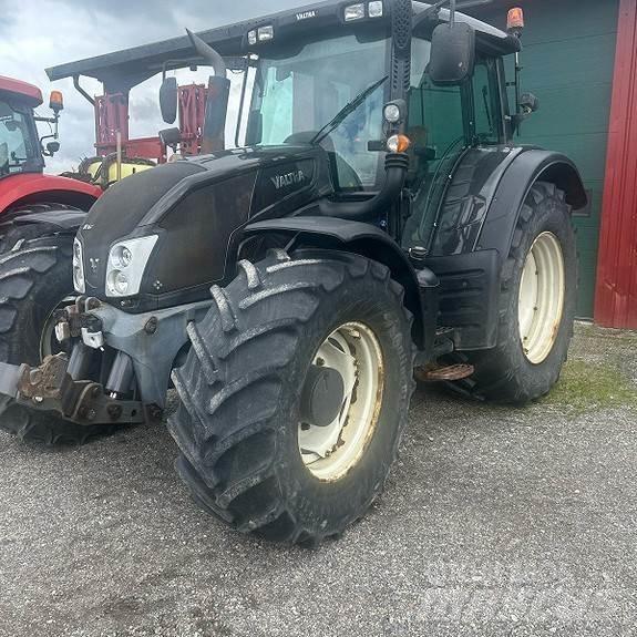 Valtra N163 Direct Tractoare