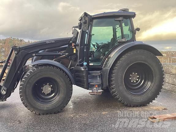Valtra N174 Tractoare