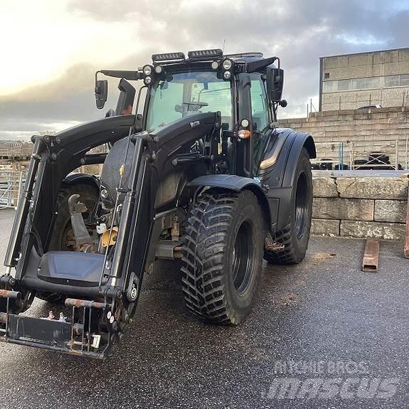 Valtra N174 Tractoare