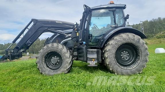 Valtra N174 Tractoare