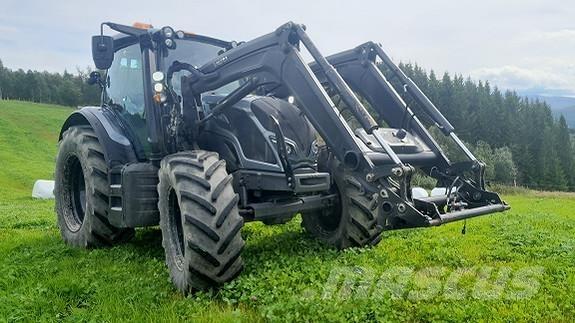 Valtra N174 Tractoare