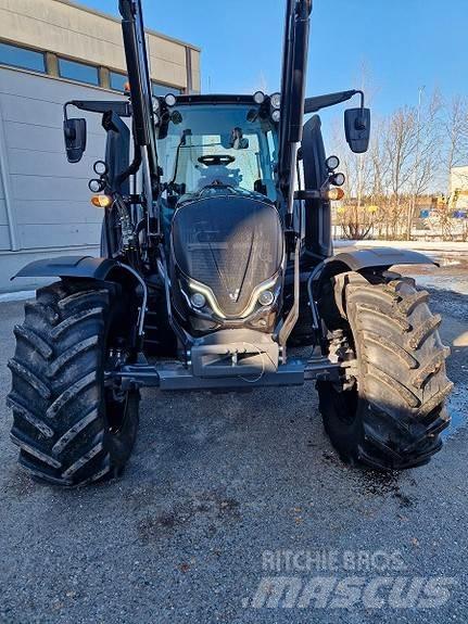 Valtra N175 Tractoare