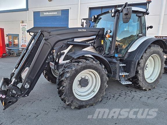 Valtra N175D. Tractoare
