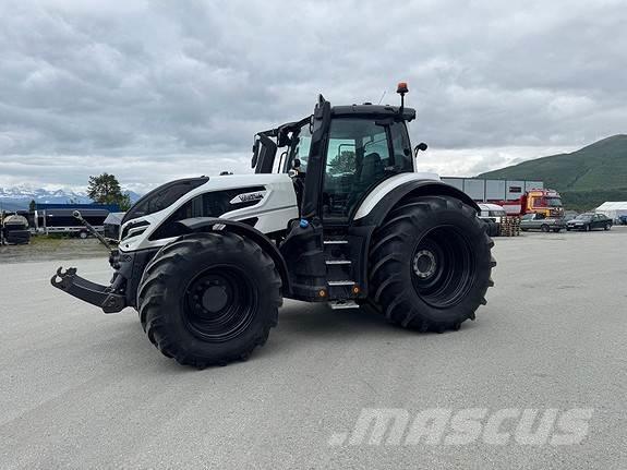 Valtra Q305 Tractoare