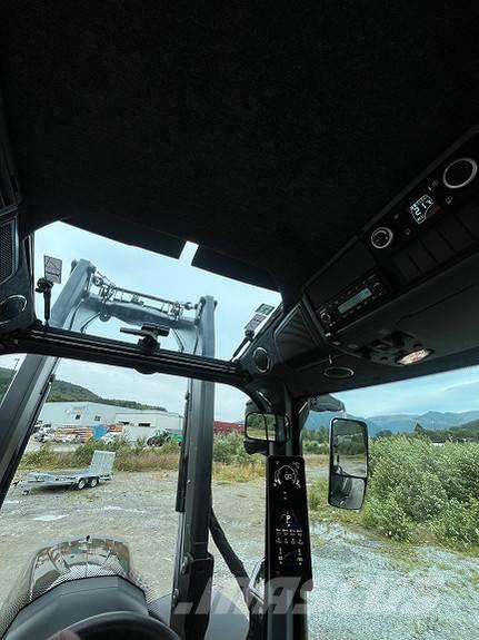 Valtra Q305 Tractoare