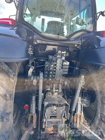 Valtra T 214 Tractoare