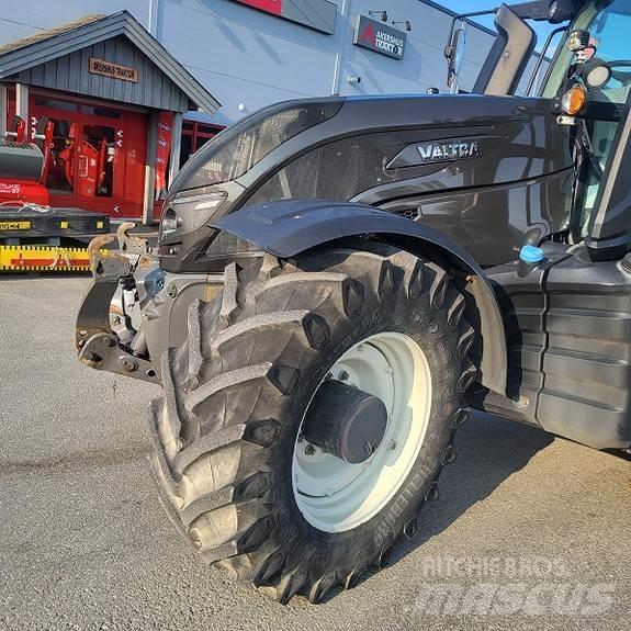 Valtra T 254 Tractoare
