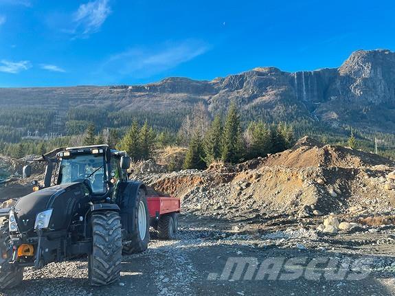 Valtra T203 Tractoare