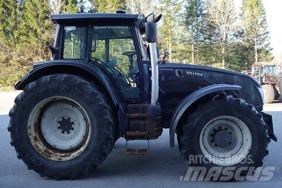 Valtra T213 Versu Tractoare