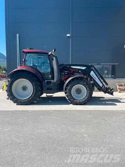 Valtra T214 Tractoare