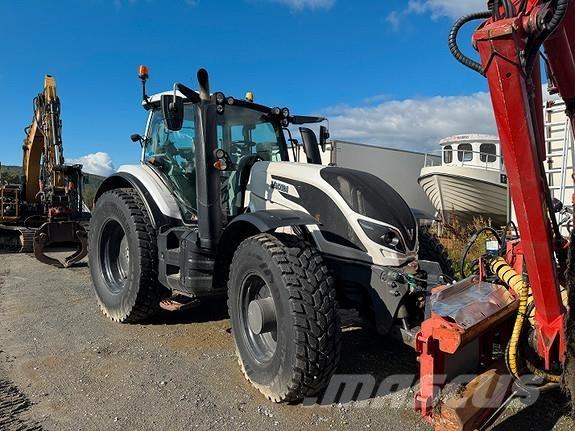 Valtra T214 Versu Tractoare
