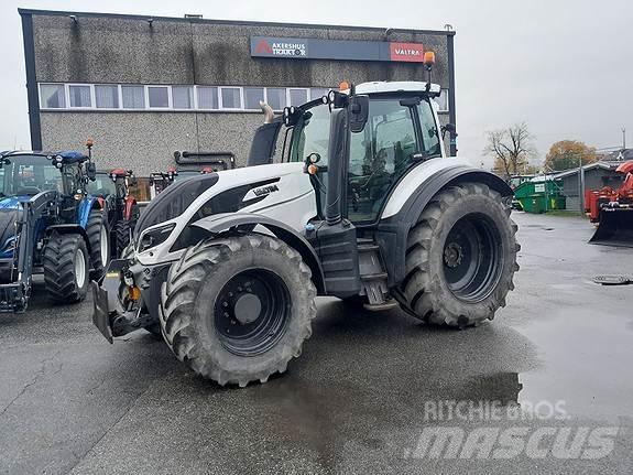 Valtra T234 Tractoare