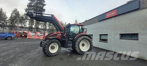 Valtra T234 Tractoare