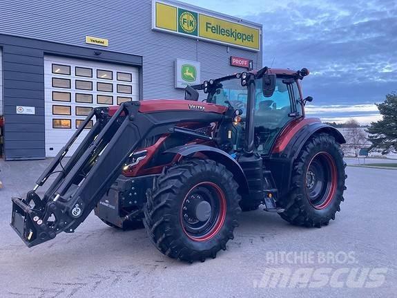 Valtra T235 Tractoare