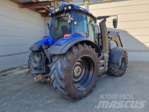 Valtra T235 Tractoare