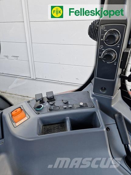 Valtra T235 Tractoare