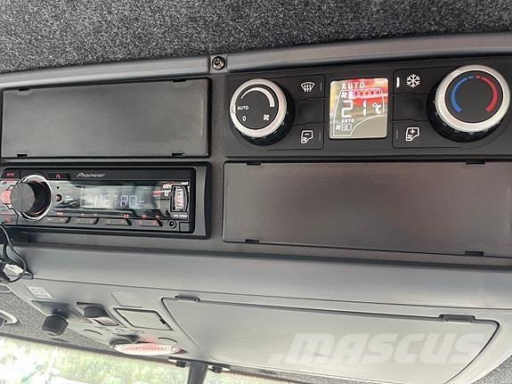 Valtra T235 Tractoare